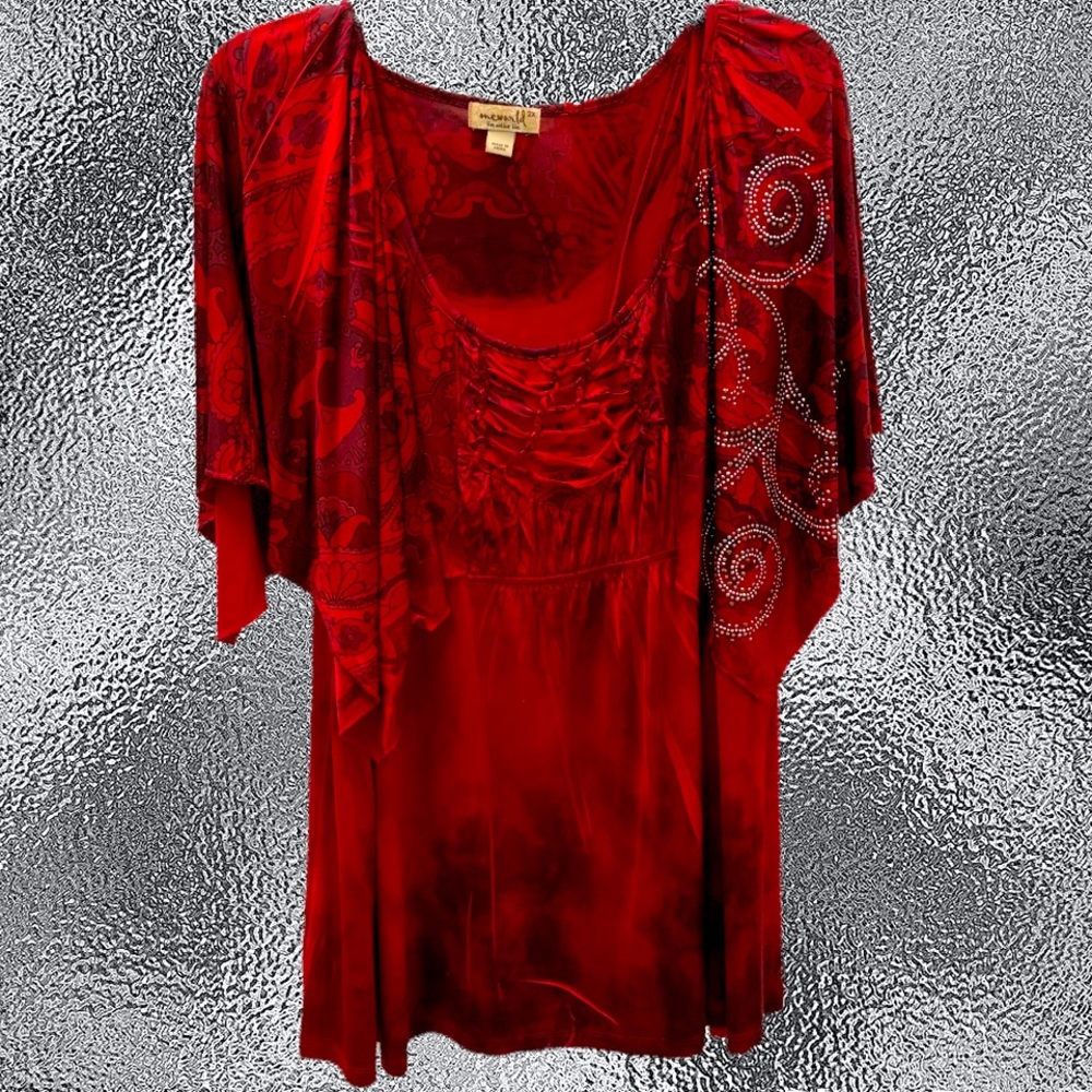 🌹One World Women’s Top🌹